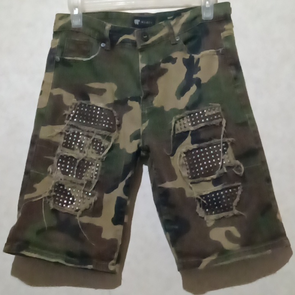 Waimea skinny fit camouflage shorts size 20